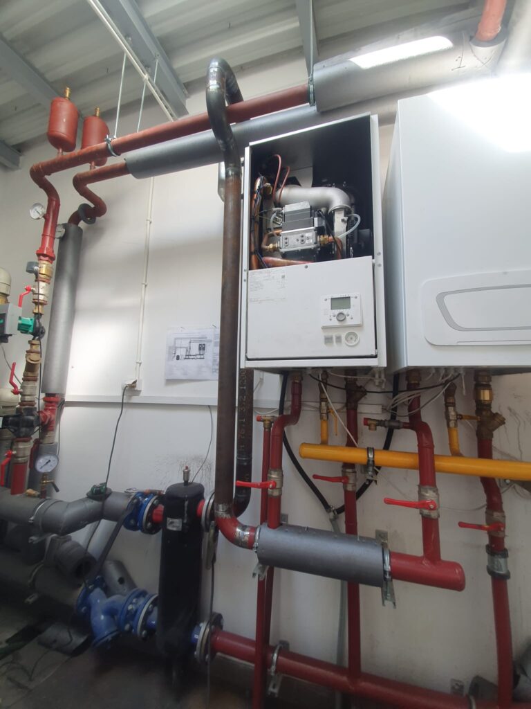 Instalacja ogrzewania z rur ze stali czarnej — zdjęcie 1